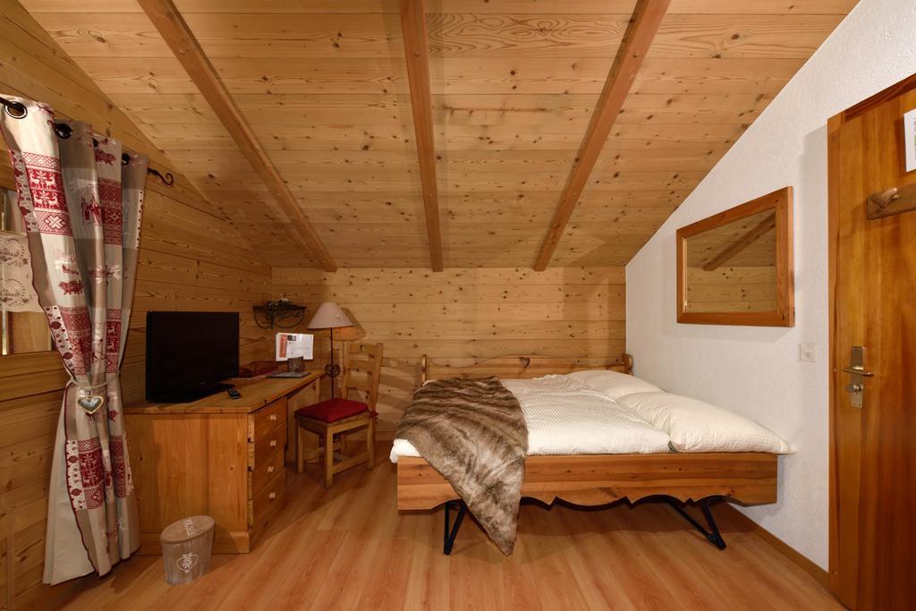 Hotel Les Mélèzes Haudères Szoba fotó
